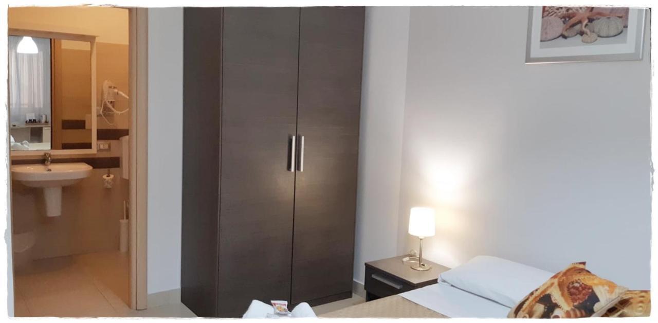 อิล กันโตเน เดล ฟาโร อพาร์ตเมนต์ Hotel จีอาร์ดีนี นักซอส ภายนอก รูปภาพ